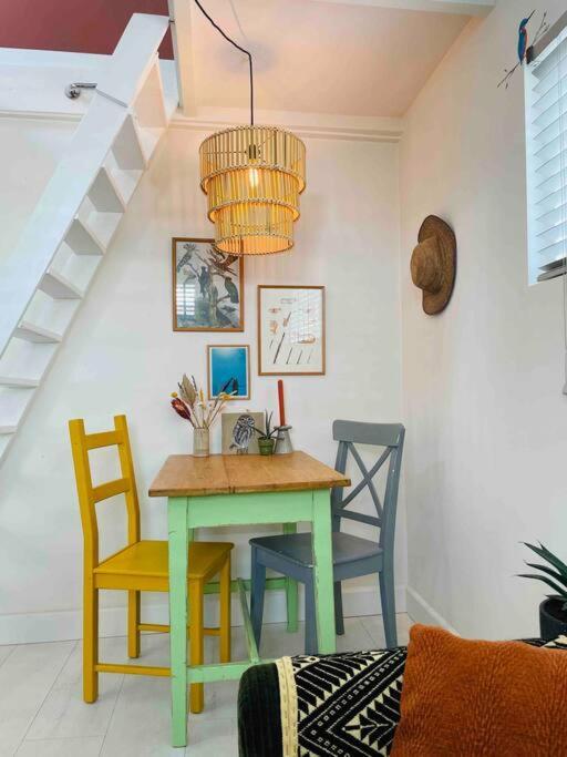 The Birdhouse, Tiny Home Close To The Beach Noordwijk Exterior foto