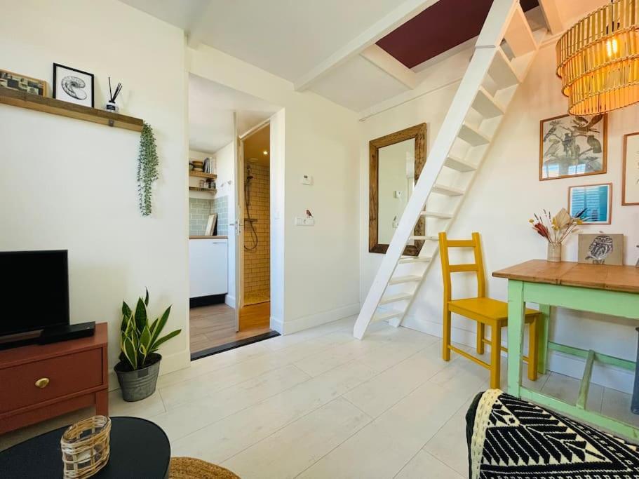 The Birdhouse, Tiny Home Close To The Beach Noordwijk Exterior foto